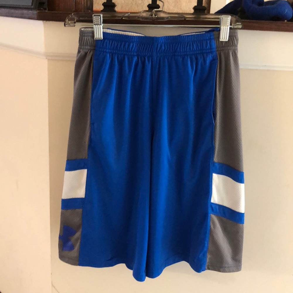 Under Armour boys blue and gray shorts Sz large